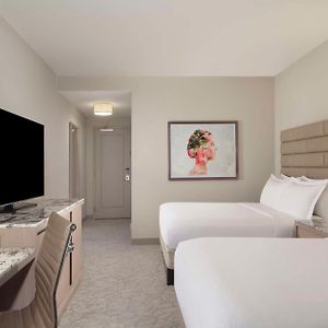 Deluxe  Queen Room Hearing accessible